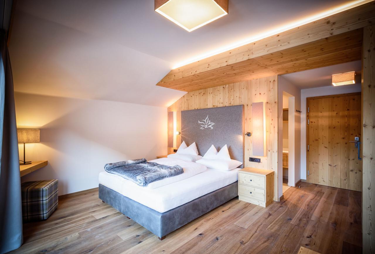 Hotel & Chalets Edelweiss Madonna  외부 사진